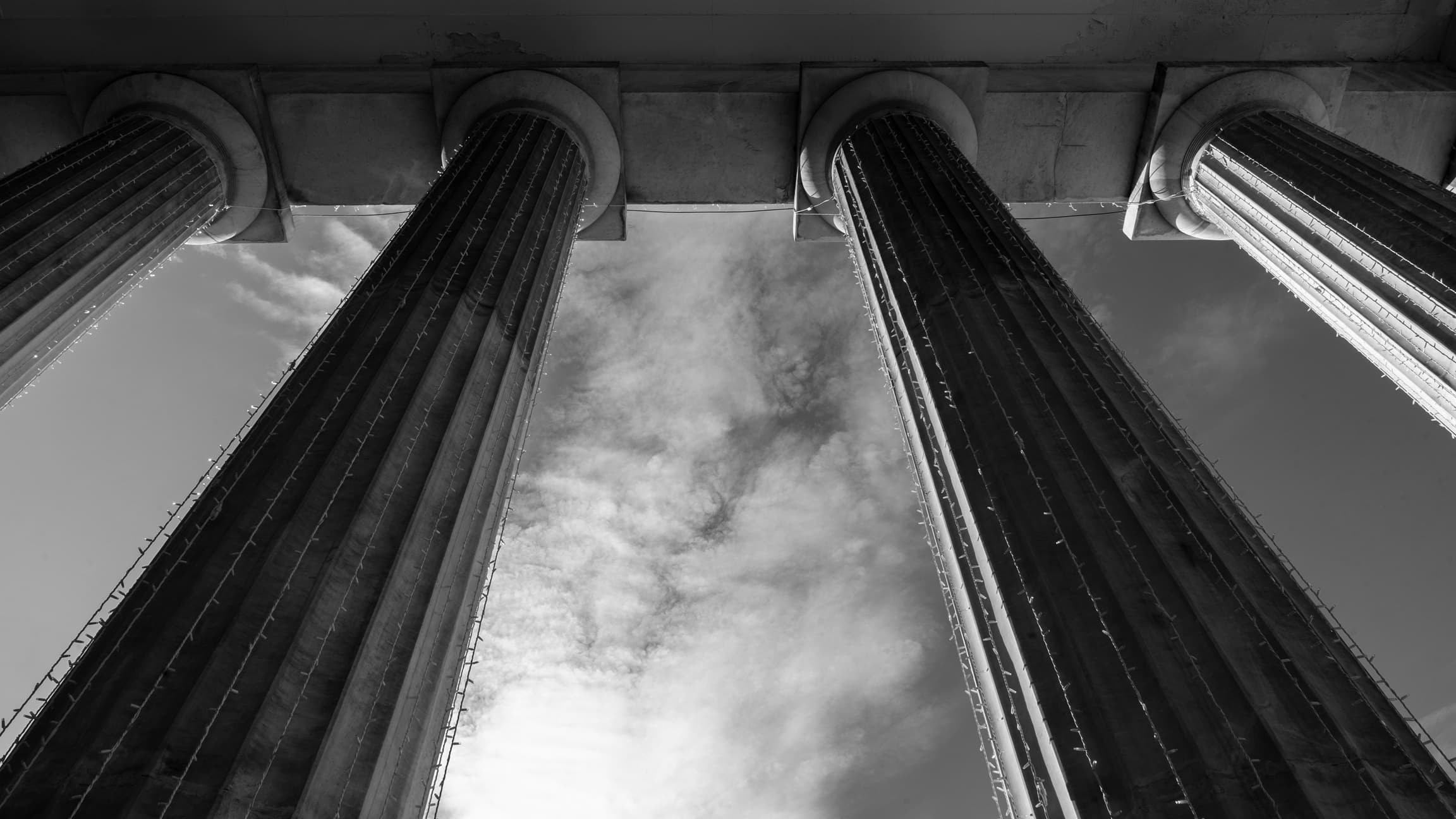 Cover Image for The Four Pillars of Software Craftsmanship: A Framework for Professional Growth